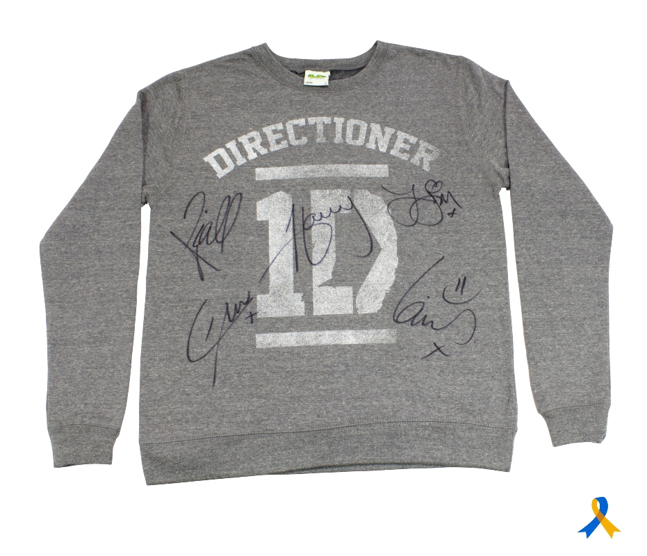One Direction - signed shirt.jpg One Direction - signed shirt.jpg